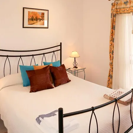Sleeps 8 With Pool Air Con And Wifi Cerro do Lobo