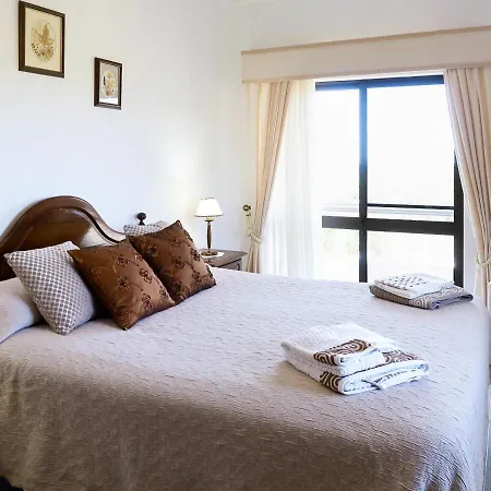 Sleeps 8 With Pool Air Con And Wifi