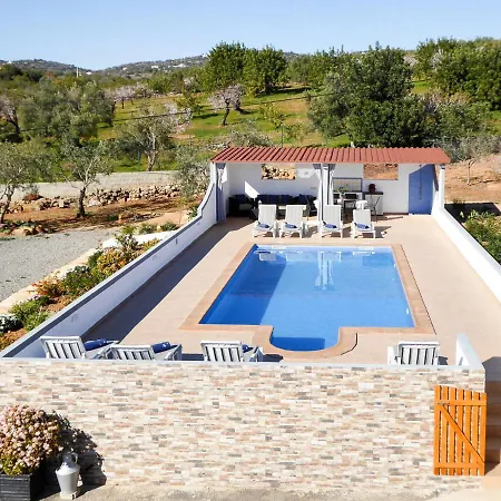 Sleeps 8 With Pool Air Con And Wifi