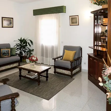 Villa Sleeps 8 With Pool Air Con And Wifi
