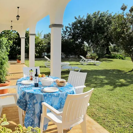Villa Sleeps 8 With Pool Air Con And Wifi